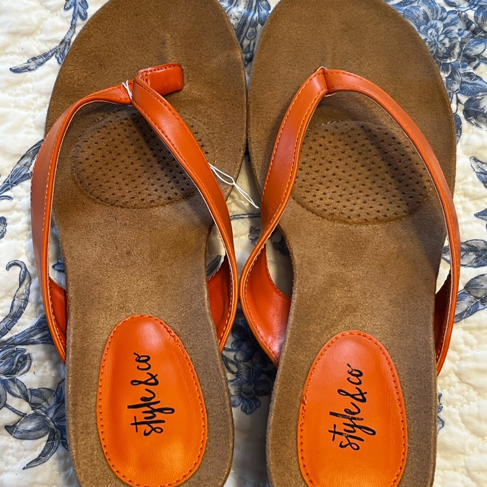 NWT Style & Co 7W Thong Wedge Heels 3.5 “